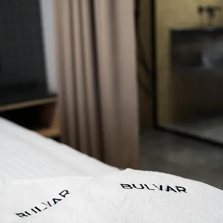 Bulvar *